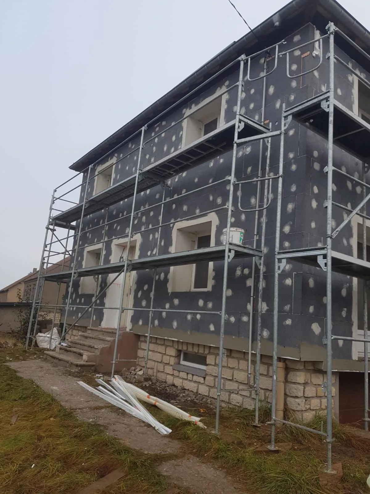 Échafaudage monté par ZF Échafaudages sur un chantier en Moselle — photo 2