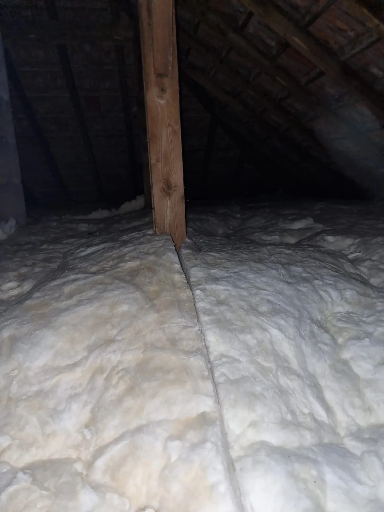 Travaux d'isolation intérieure d'une habitation, du plancher aux combles