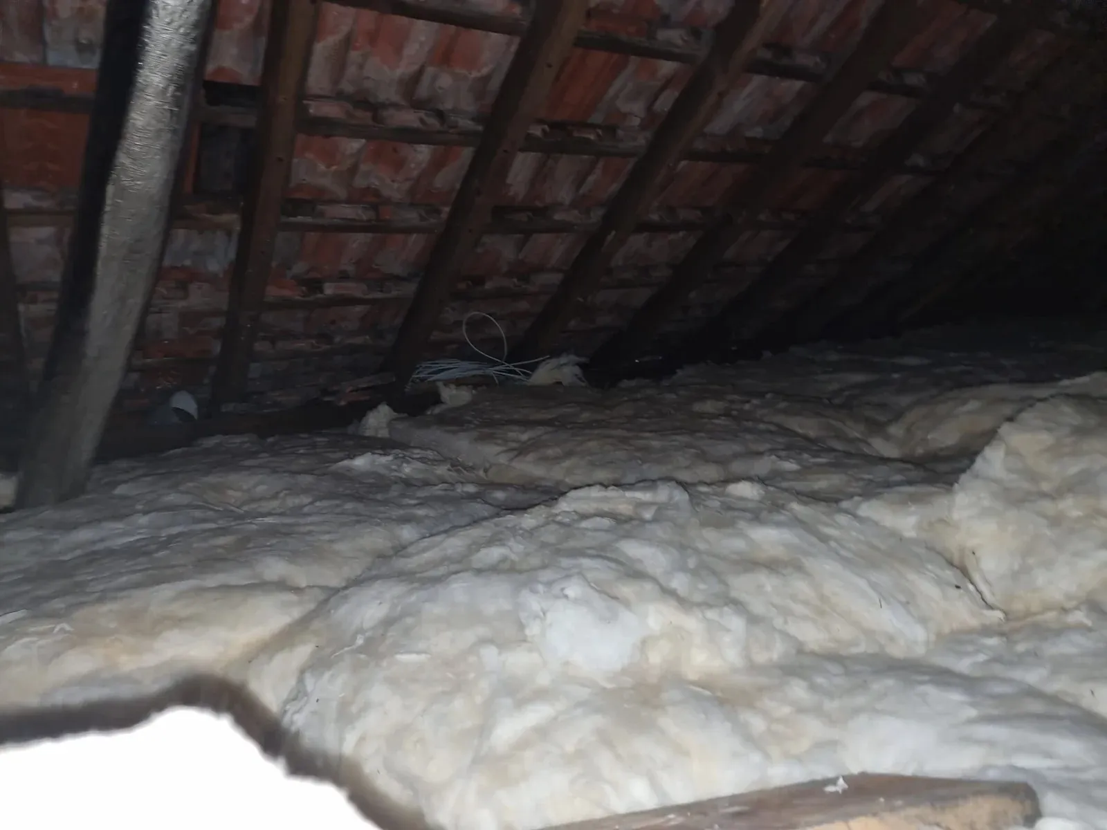 Travaux d'isolation intérieure d'une habitation, du plancher aux combles